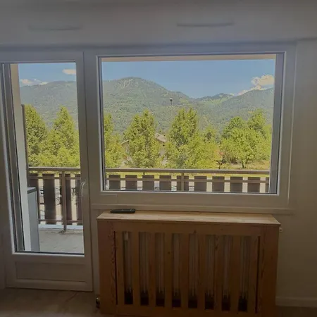 Cozy Getaway Between Mountain 度假居 *