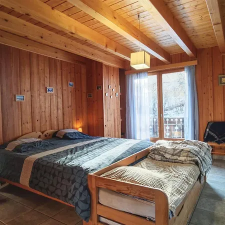 Vakantiehuis Cozy getaway between lake mountain *